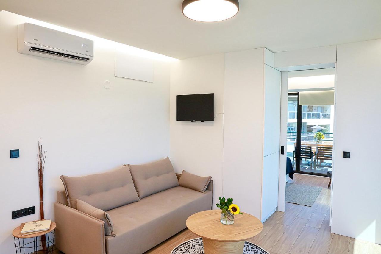 The First Key Luxury & Small Apartment In The Center Of Ксанти Экстерьер фото
