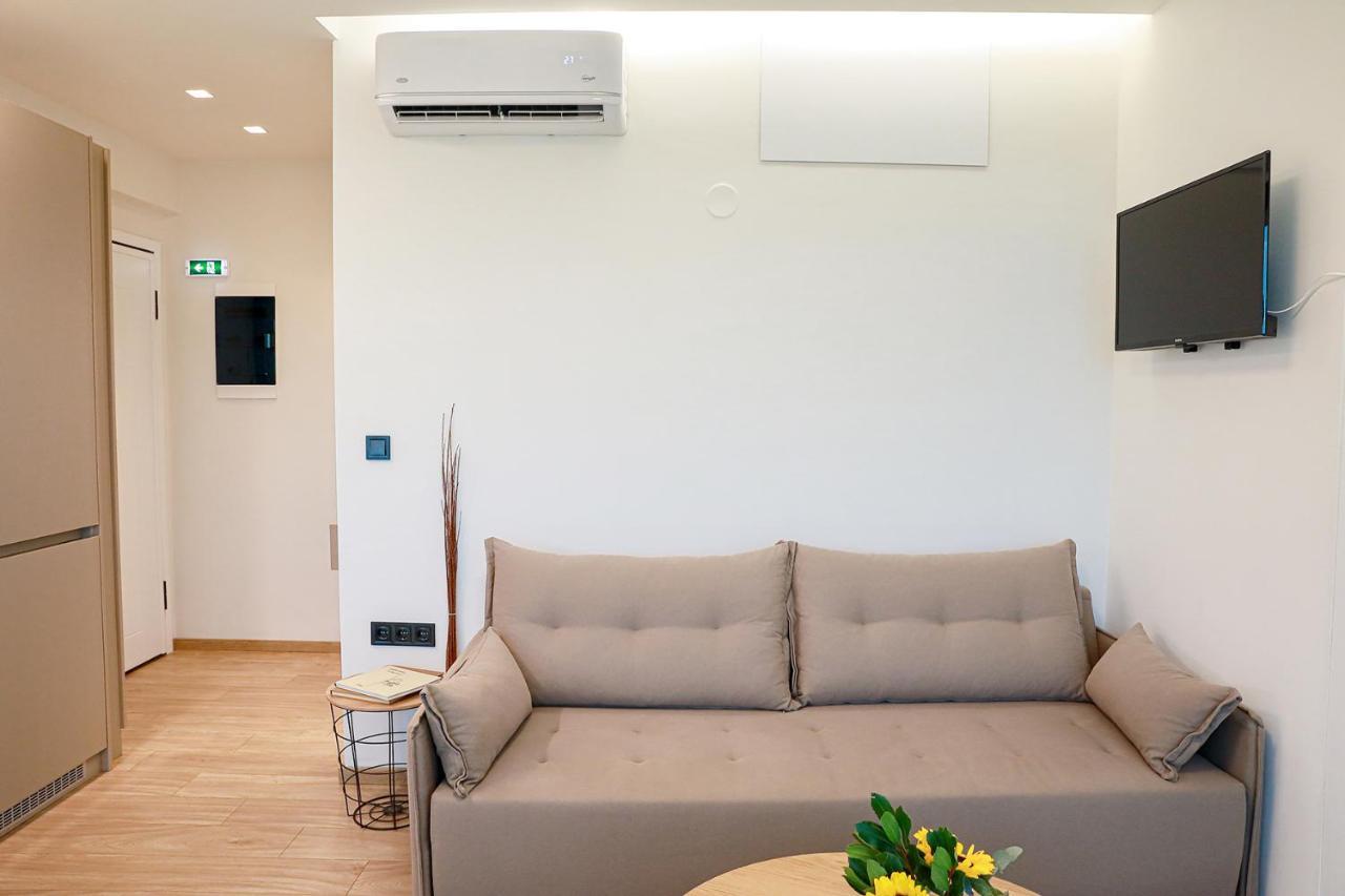 The First Key Luxury & Small Apartment In The Center Of Ксанти Экстерьер фото