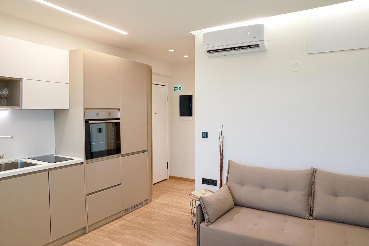 The First Key Luxury & Small Apartment In The Center Of Ксанти Экстерьер фото