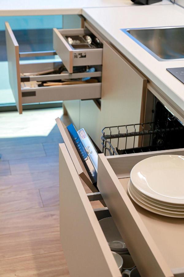 The First Key Luxury & Small Apartment In The Center Of Ксанти Экстерьер фото